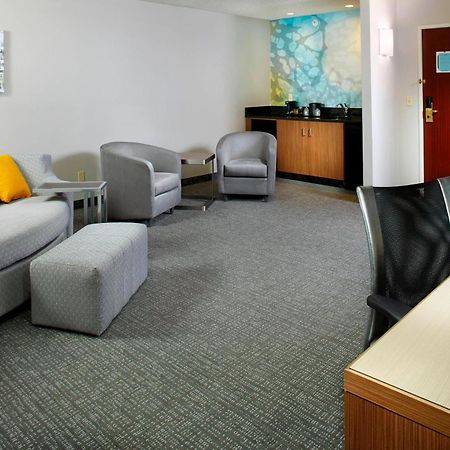 Hotel Courtyard By Marriott Lansing Extérieur photo