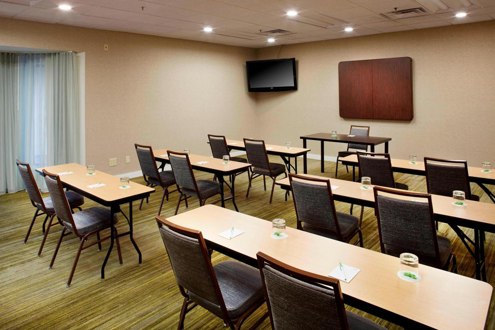 Hotel Courtyard By Marriott Lansing Extérieur photo