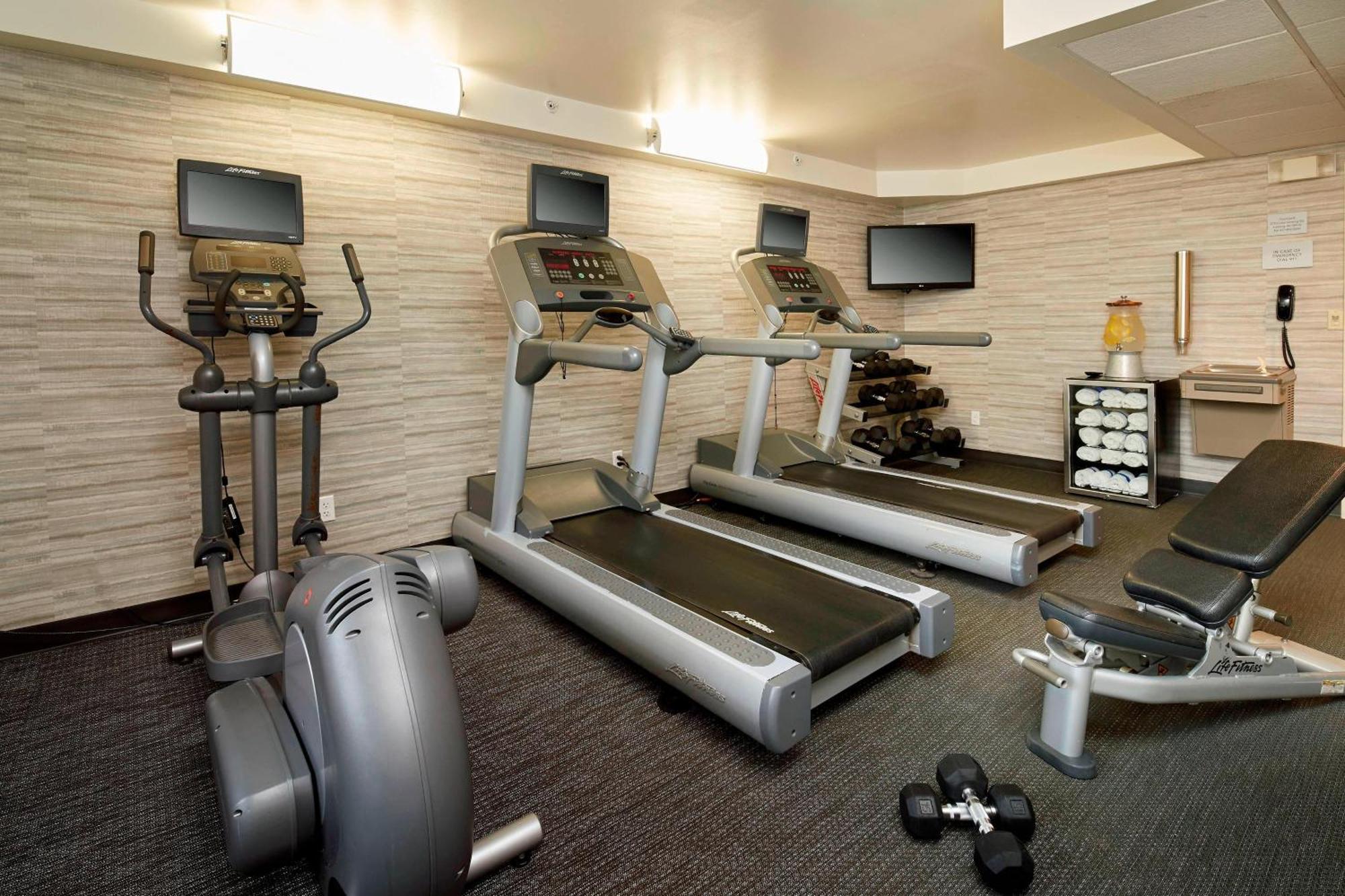Hotel Courtyard By Marriott Lansing Extérieur photo