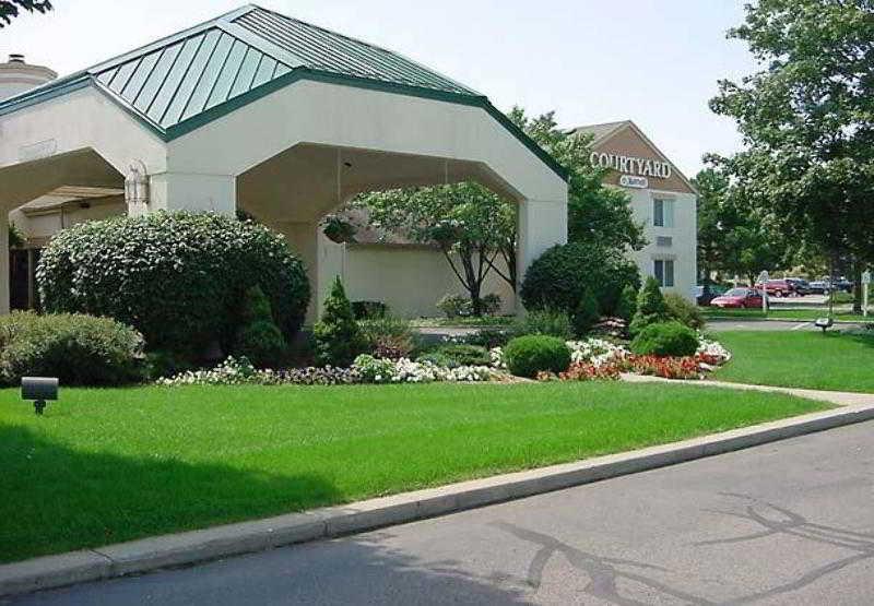 Hotel Courtyard By Marriott Lansing Extérieur photo