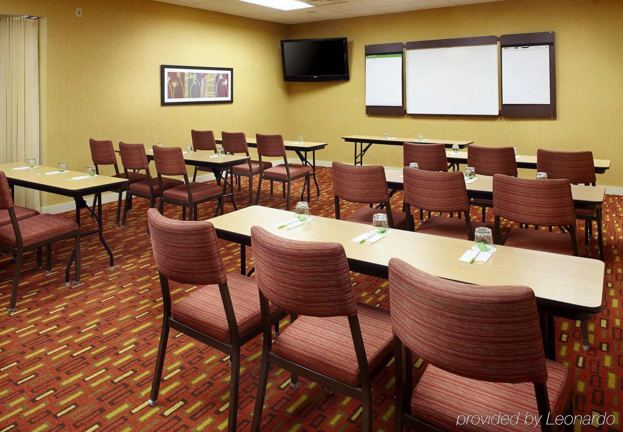 Hotel Courtyard By Marriott Lansing Extérieur photo