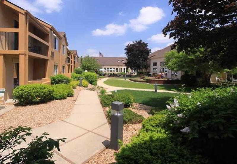 Hotel Courtyard By Marriott Lansing Extérieur photo