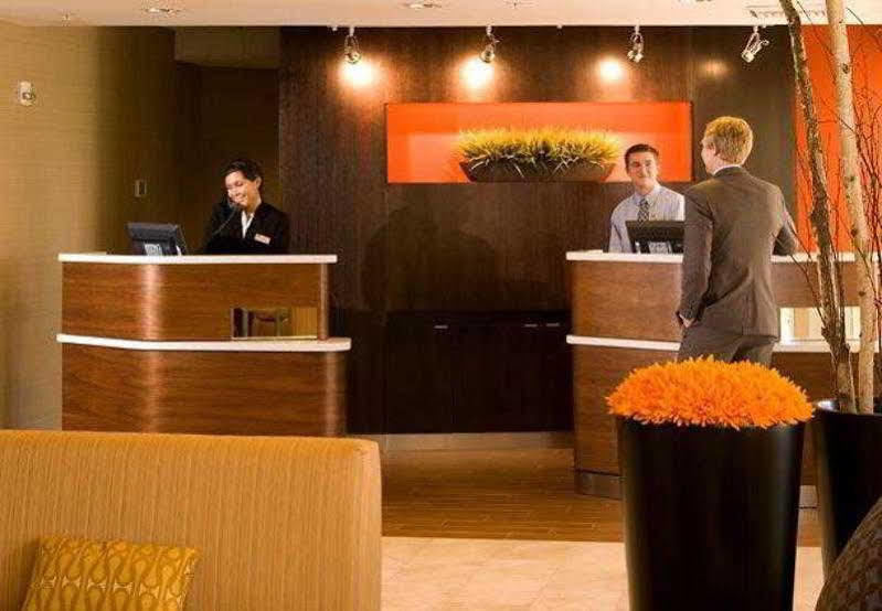 Hotel Courtyard By Marriott Lansing Extérieur photo